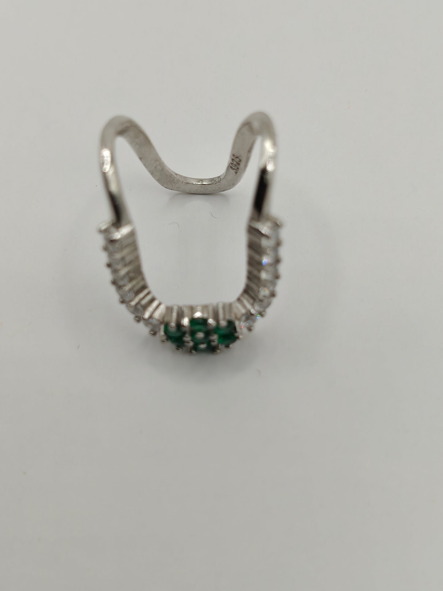 92.5 Silver Ring with Green Stone Floral Design