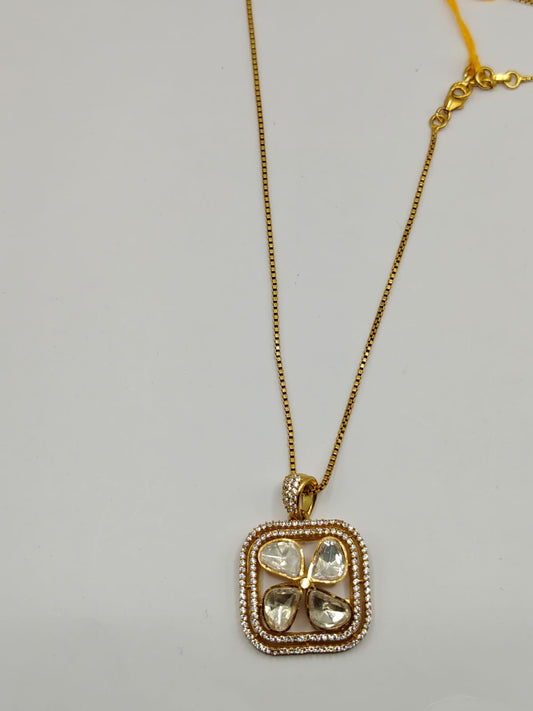Gold-Plated Kundan Pendant Necklace with Elegant Design