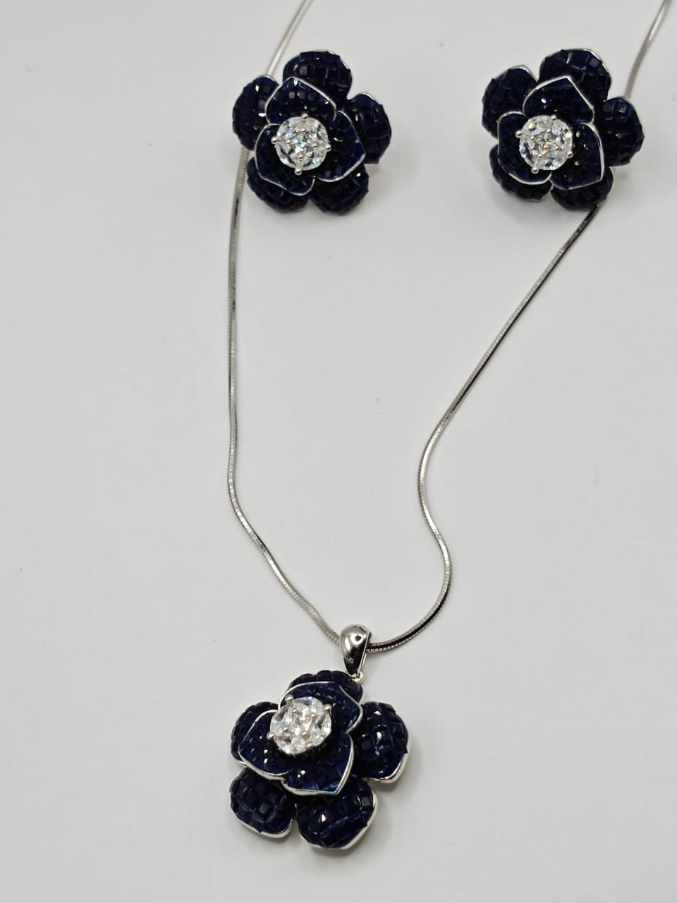Elegant Navy Blue Floral Pendant Set with Earrings