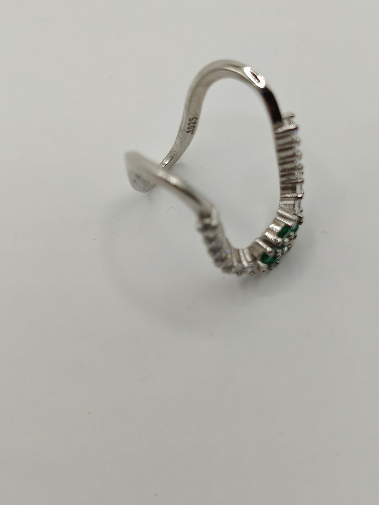 92.5 Silver Ring with Green Stone Floral Design